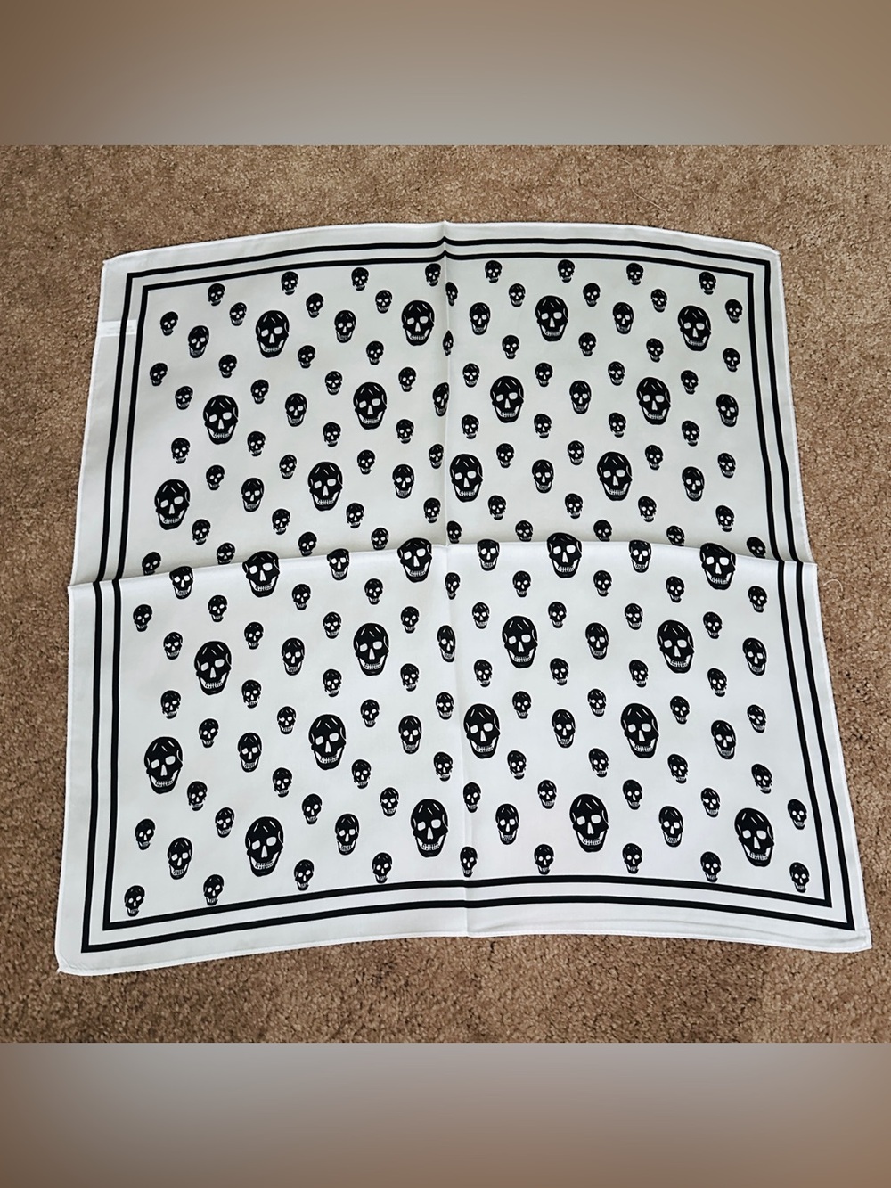 100% Mulberry Scarf - Skull